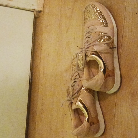 Dusty Rose, Gild Shimmering at toe, matte gold at laces, size 9, - Picture 8 of 10